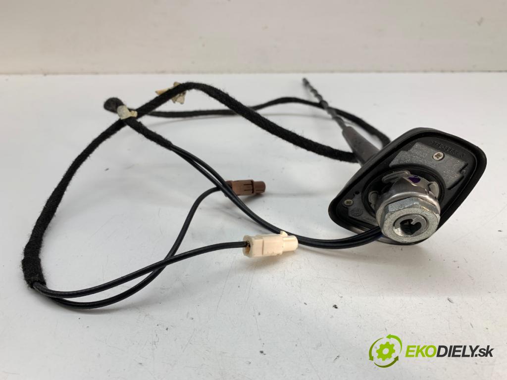 RENAULT CAPTUR I liftback 2018 66 kW 1.5 dCi 90 1461 ANTENA 282179409R