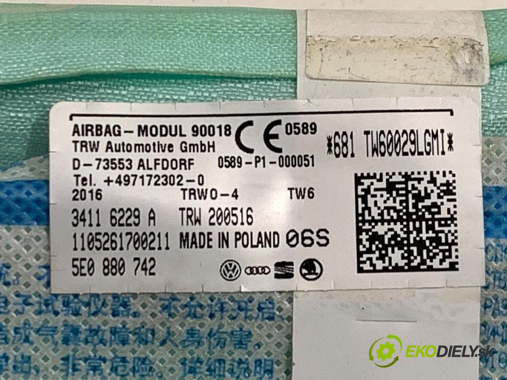 SKODA OCTAVIA III liftback 2016 110 kW 2.0 TDI 1968 stropní pravý 5E0880742