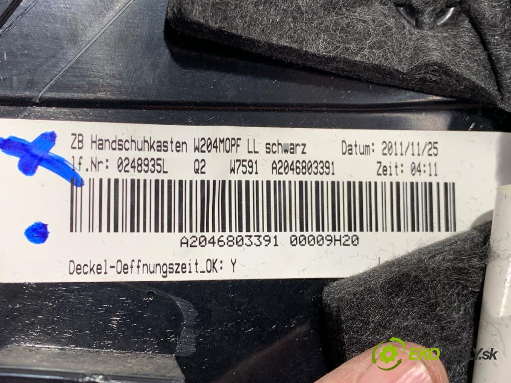 MERCEDES-BENZ S204 Kombi 2011 115 kW C 180 CGI (204.249) 1796 Priehradka, kastlík spolujazdca A2046803391 (Priehradka (kastlík))