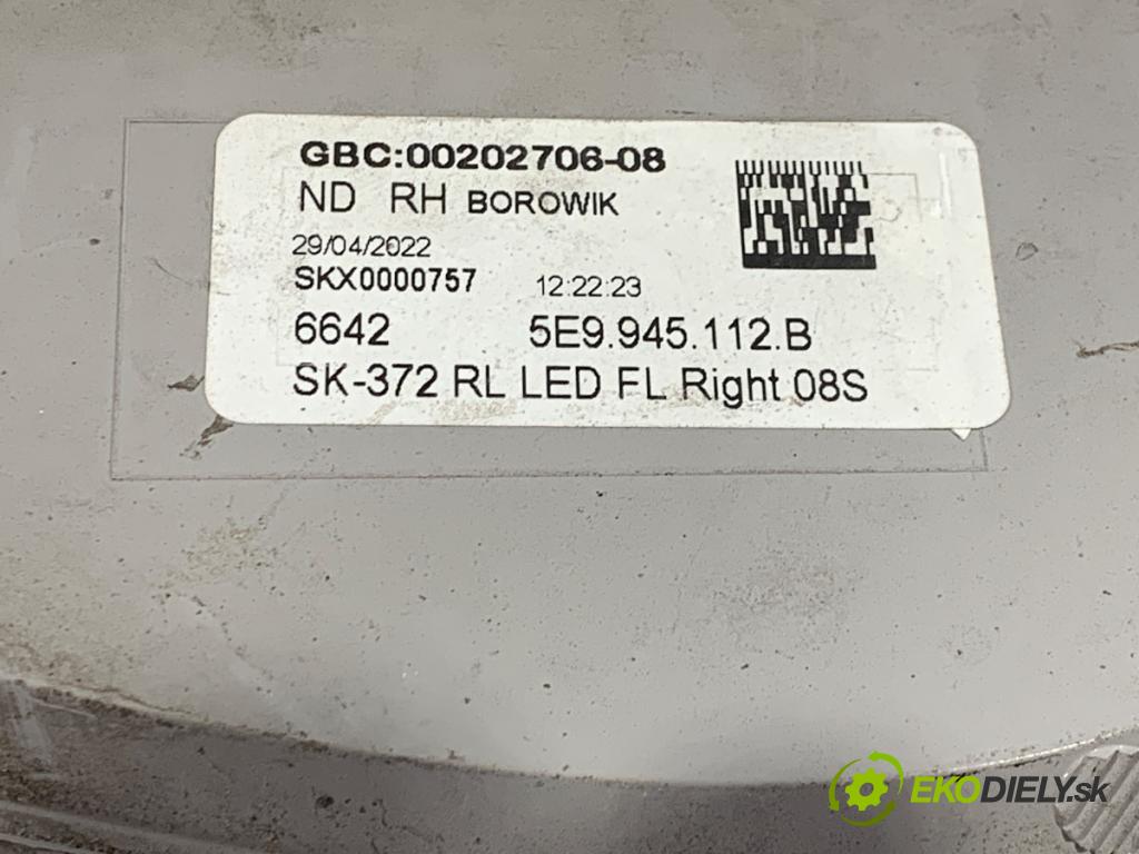 SKODA OCTAVIA III Kombi 2019 110 kW 1.5 TSI 1495 Svetlo pravy zad 5E9945112B