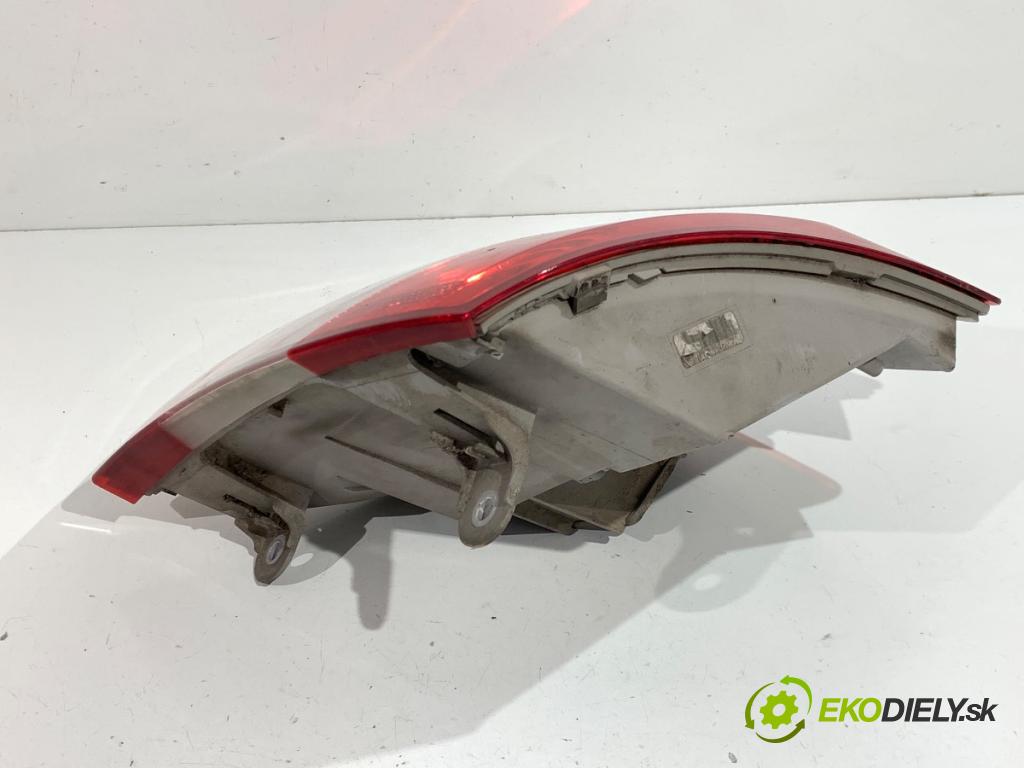 SKODA OCTAVIA III Kombi 2019 110 kW 1.5 TSI 1495 Svetlo ľavy zad 5E9945095B