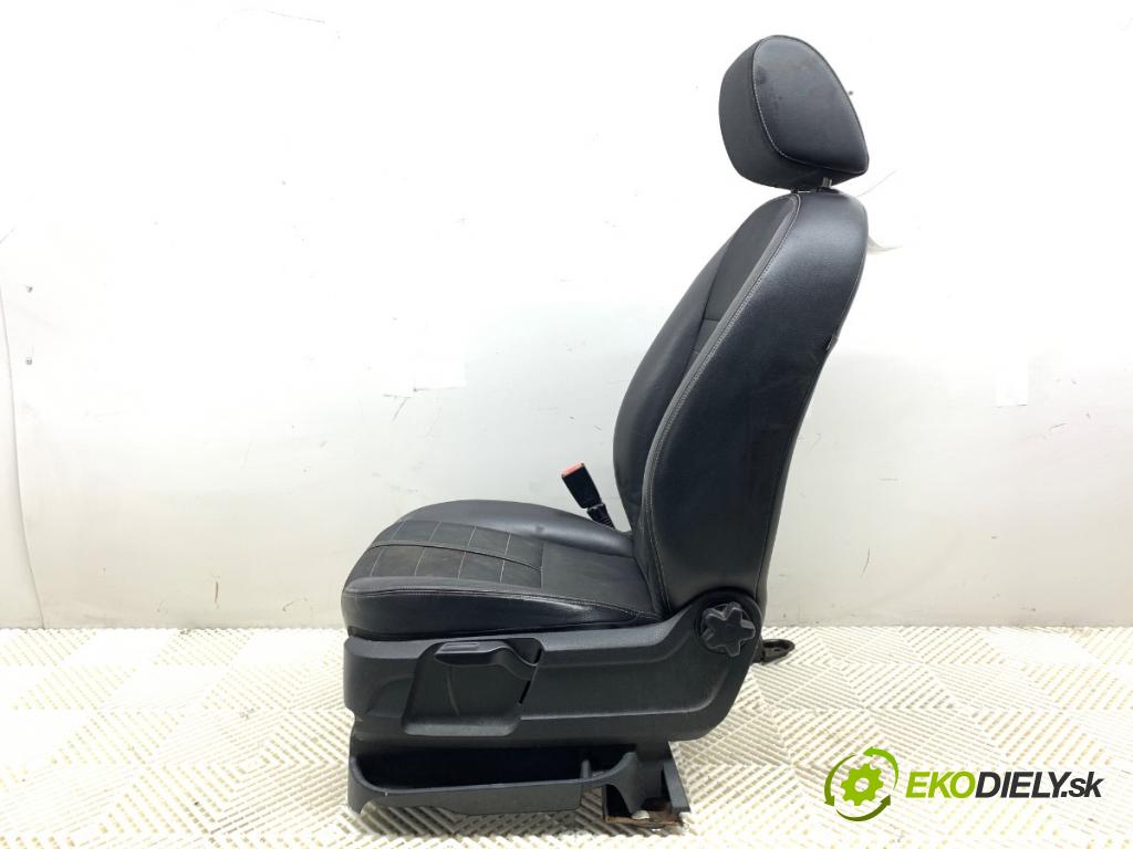 FORD KUGA I SUV 2012 120 kW 2.0 TDCi 4x4 1997 sedadlo levý přední část