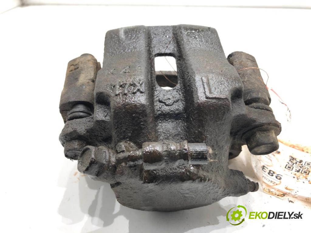 SUZUKI VITARA  samochód terenowy zamknięty 1998 97 kW 2.0 16V Napęd na wszystkie koła (SV420) 1995 brzdič třmen levý přední část