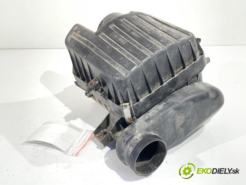 SUZUKI VITARA  samochód terenowy zamknięty 1998 97 kW 2.0 16V Napęd na wszystkie koła (SV420) 1995 obal filtra vzduchu 65D-A01 (Kryt vzduchového filtru)