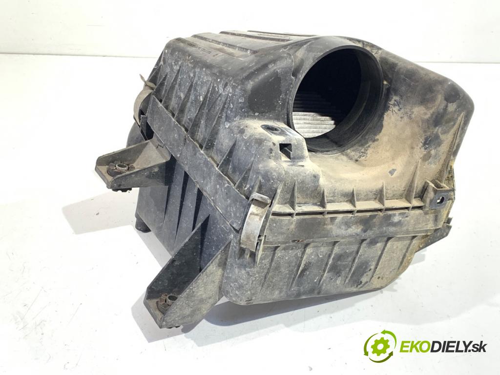 SUZUKI VITARA  samochód terenowy zamknięty 1998 97 kW 2.0 16V Napęd na wszystkie koła (SV420) 1995 obal filtra vzduchu 65D-A01 (Kryt vzduchového filtru)