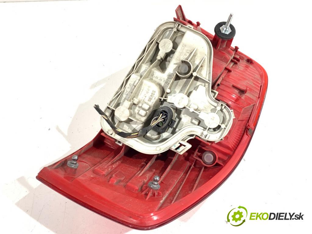AUDI A3 8P liftback 2006 75 kW 1.6 1595 Svetlo ľavy zad 8P0945095