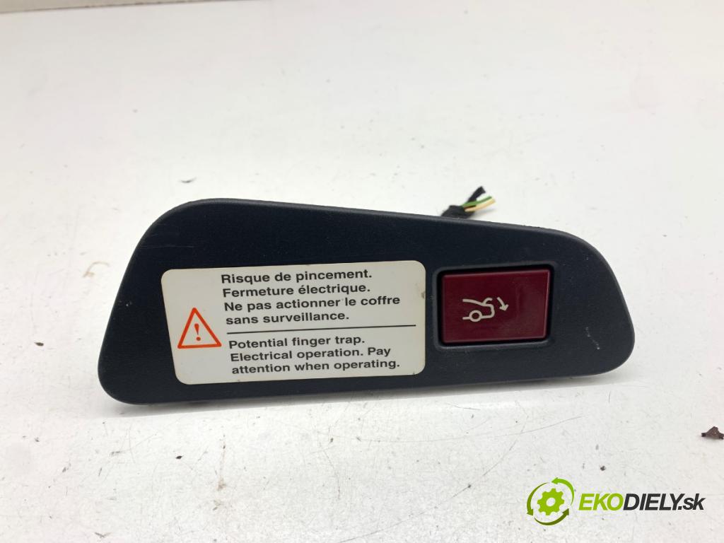 PEUGEOT 508 SW I Kombi 2011 150 kW 2.2 HDi 2179 Prepínač otvárania dverí 96654587KR (Prepínacie páčky pod volantom)