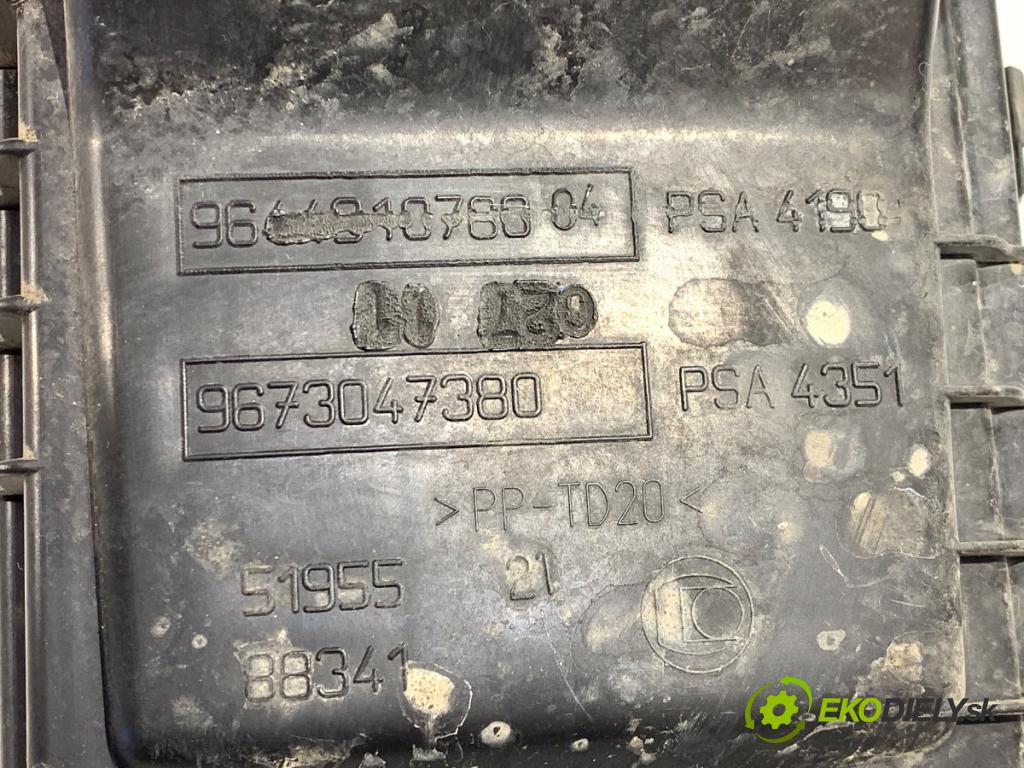 PEUGEOT 508 SW I Kombi 2011 150 kW 2.2 HDi 2179 obal filtra vzduchu 9673047380 (Kryt vzduchového filtru)