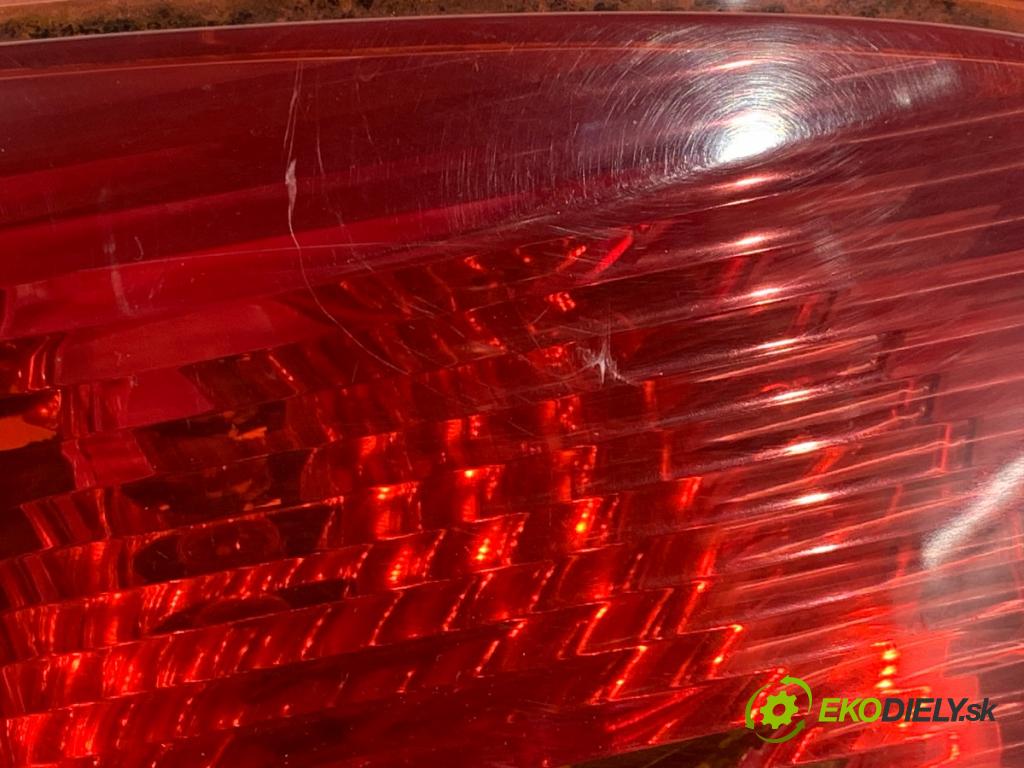 PEUGEOT 307 liftback 2003 80 kW 1.6 16V 1587 světlo levý zadní část