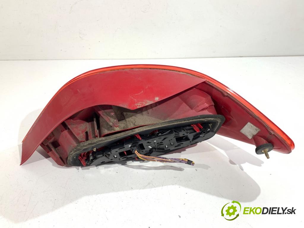 PEUGEOT 307 liftback 2003 80 kW 1.6 16V 1587 světlo levý zadní část
