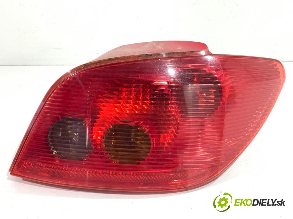 PEUGEOT 307 liftback 2003 80 kW 1.6 16V 1587 světlo pravý zadní část 