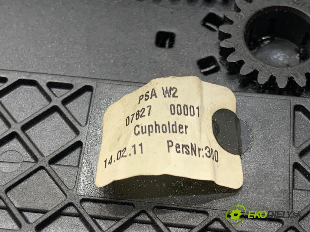 PEUGEOT 508 SW I Kombi 2011 150 kW 2.2 HDi 2179 držák na nápoje  (Držák nápojů)
