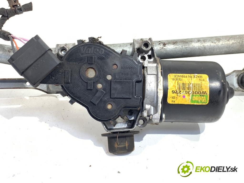 RENAULT MEGANE III liftback 2010 96 kW 1.4 TCe (BZ0F, BZ1V) 1397 Mechanizmus stieračov predný W000007226 (Motorček stieračov predný)