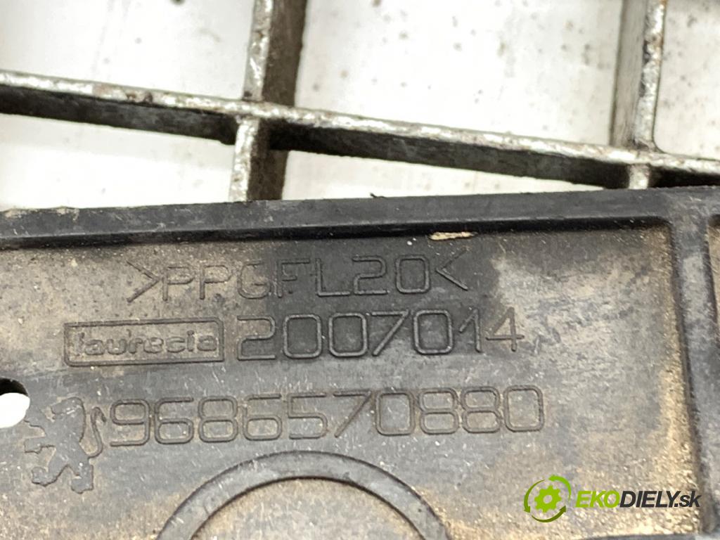 PEUGEOT 508 SW I Kombi 2011 150 kW 2.2 HDi 2179 výztuha nárazníka přední část 9686570880 (Přední výztuha)