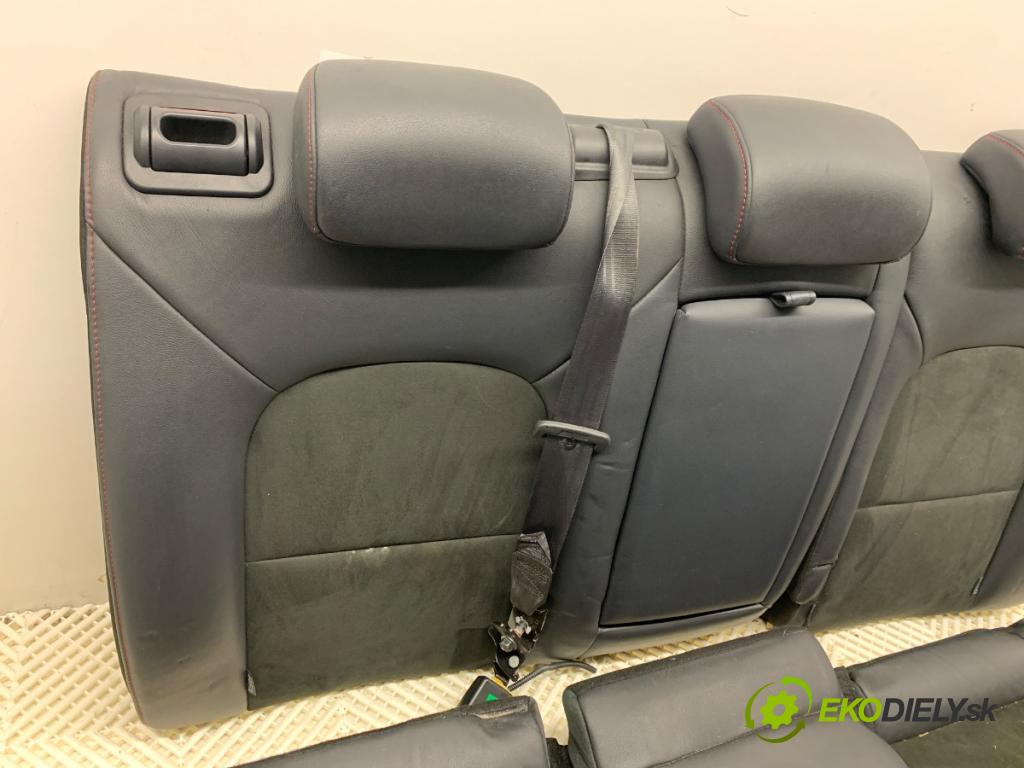 KIA CEED liftback 2014 150 kW 1.6 GT 1591 sedadla sedačky sedadlo RECARO