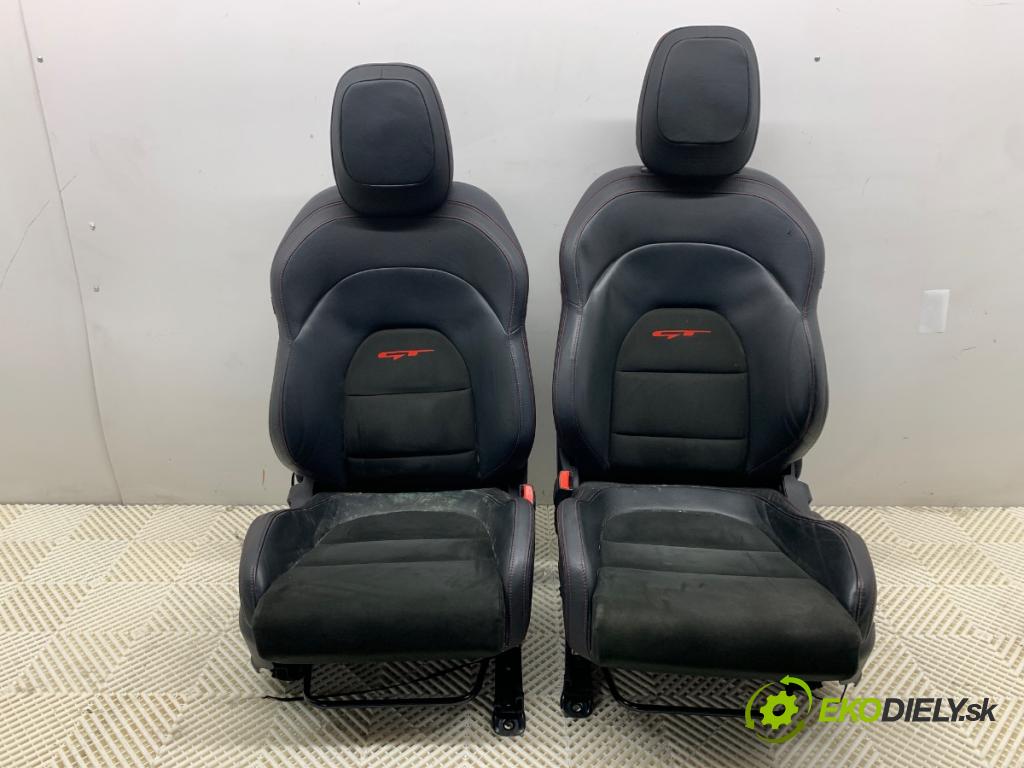KIA CEED liftback 2014 150 kW 1.6 GT 1591 sedadla sedačky sedadlo RECARO