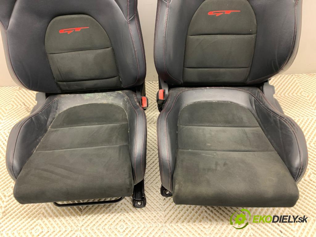 KIA CEED liftback 2014 150 kW 1.6 GT 1591 sedadla sedačky sedadlo RECARO