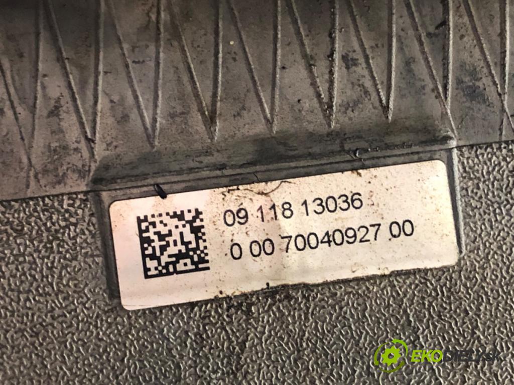 MERCEDES-BENZ W212 sedan 2009 215 kW E 350 CGI (212.057) 3498 Potrubie sacie, sanie A2721402301 (Sacie potrubie)