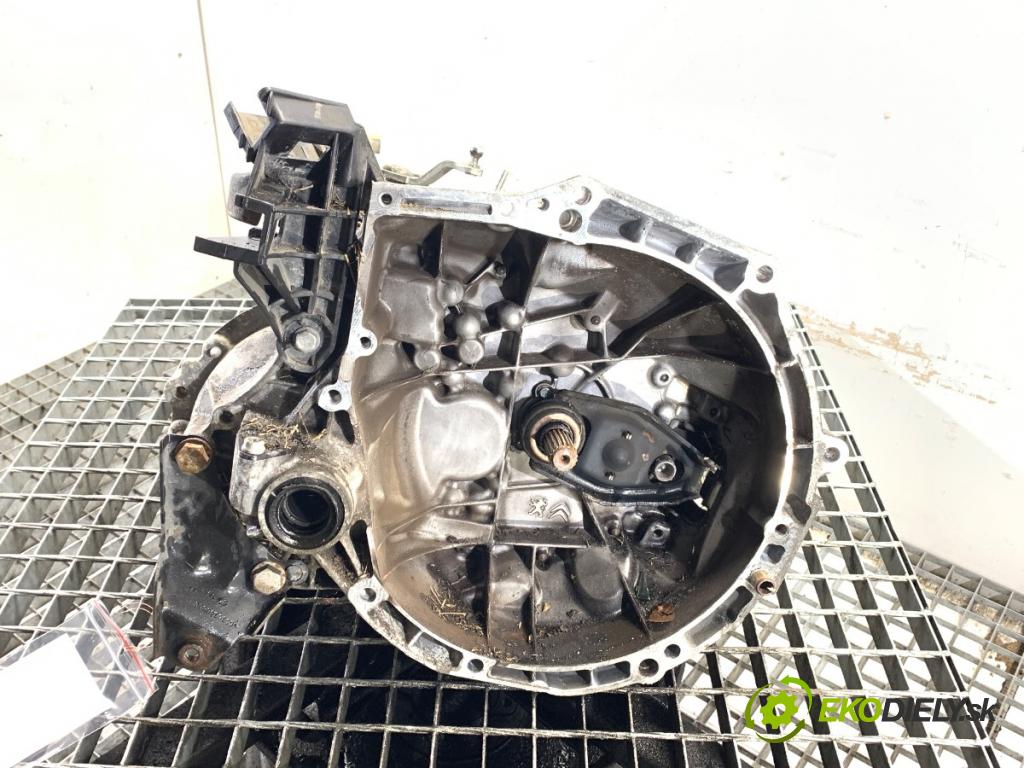 PEUGEOT 208 I liftback 2015 60 kW 1.2 VTI 82 1199 Prevodovka 20CR15 (Prevodovka)
