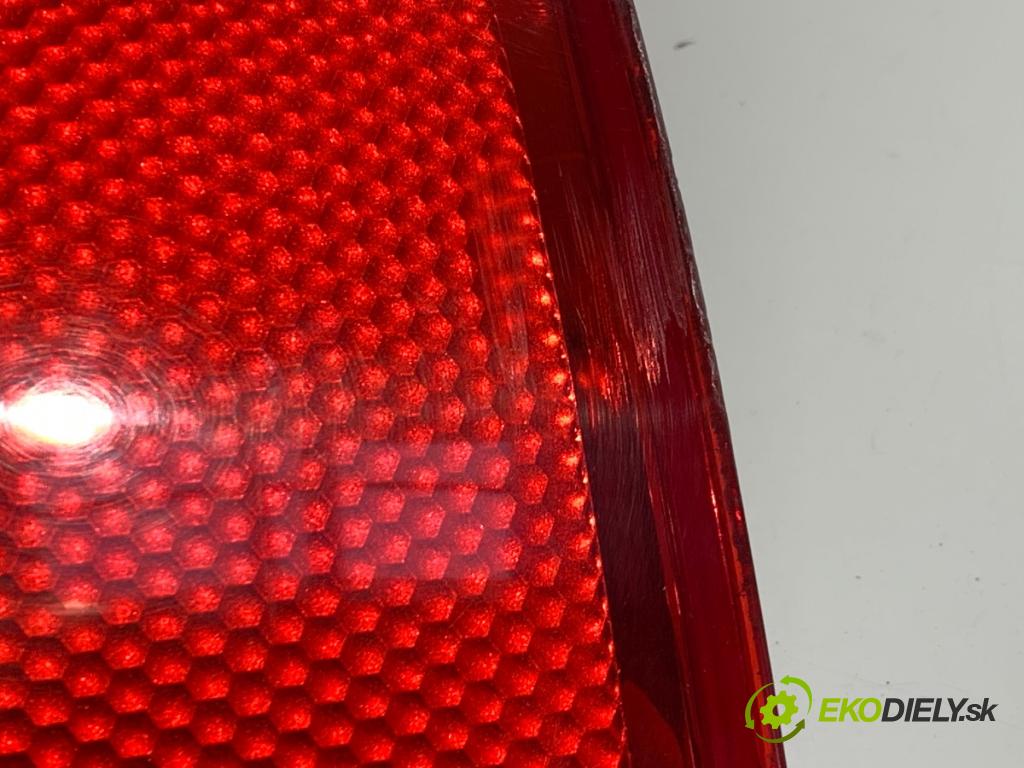 AUDI A4 B6 Kombi 2002 110 kW 1.8 T 1781 světlo levý zadní část 8E9945095