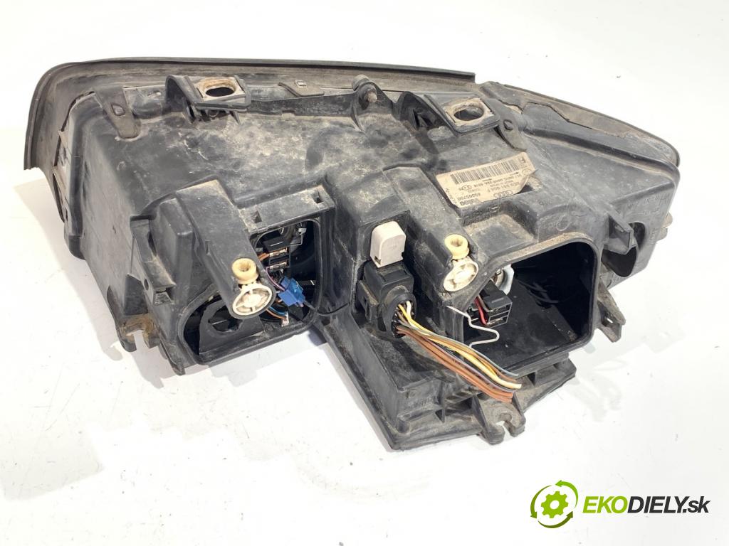 AUDI A4 B6 Kombi 2002 110 kW 1.8 T 1781 Svetlomet pravy predný 8E0941004F