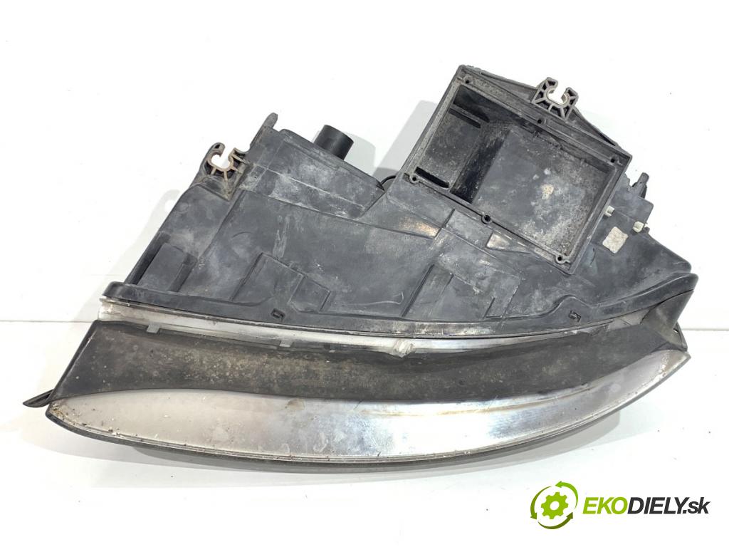 AUDI A4 B6 Kombi 2002 110 kW 1.8 T 1781 Svetlomet pravy predný 8E0941004F