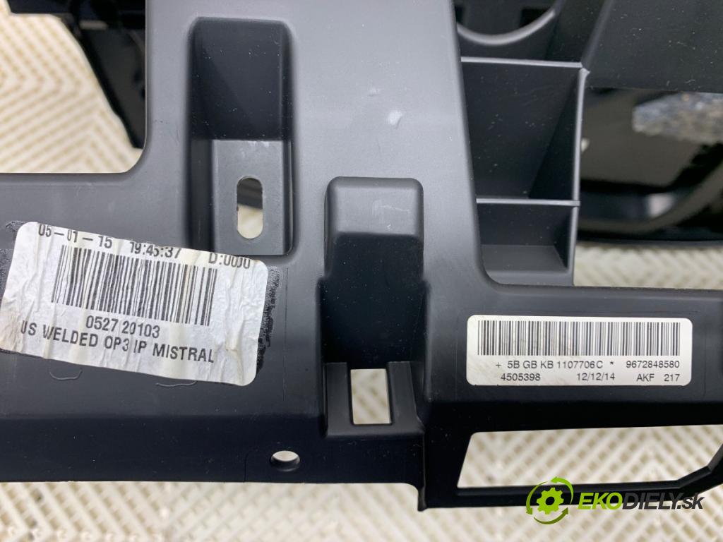 PEUGEOT 208 I liftback 2015 60 kW 1.2 VTI 82 1199 palubní doska  (Palubní deska)