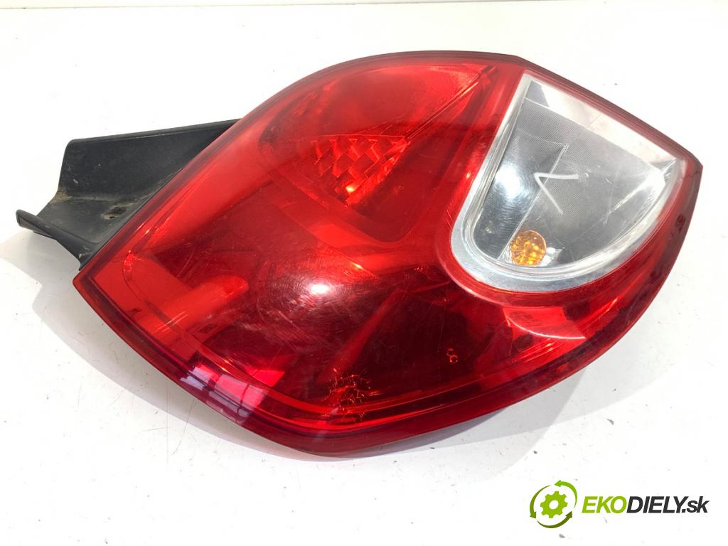 RENAULT CLIO III liftback 2009 50 kW 1.5 dCi (C/BR0G, C/BR1G) 1461 světlo levý zadní část 8200886944