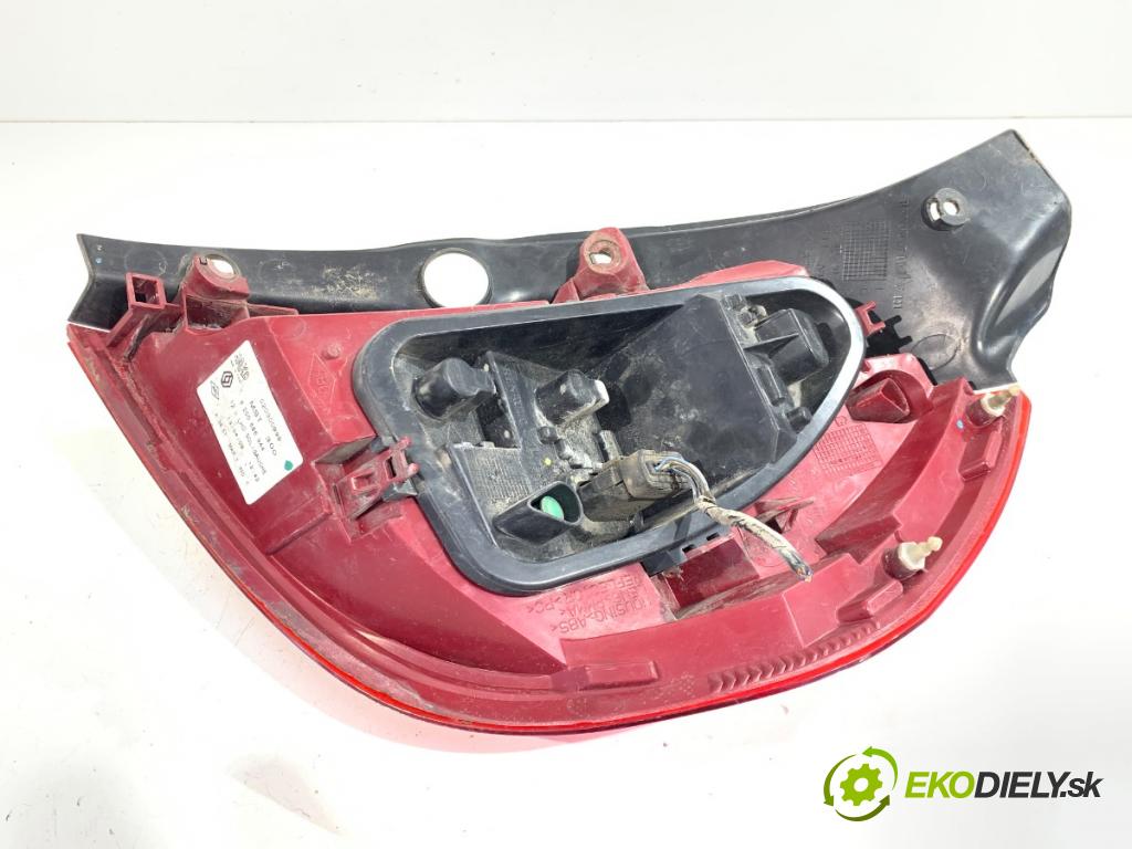 RENAULT CLIO III liftback 2009 50 kW 1.5 dCi (C/BR0G, C/BR1G) 1461 světlo levý zadní část 8200886944