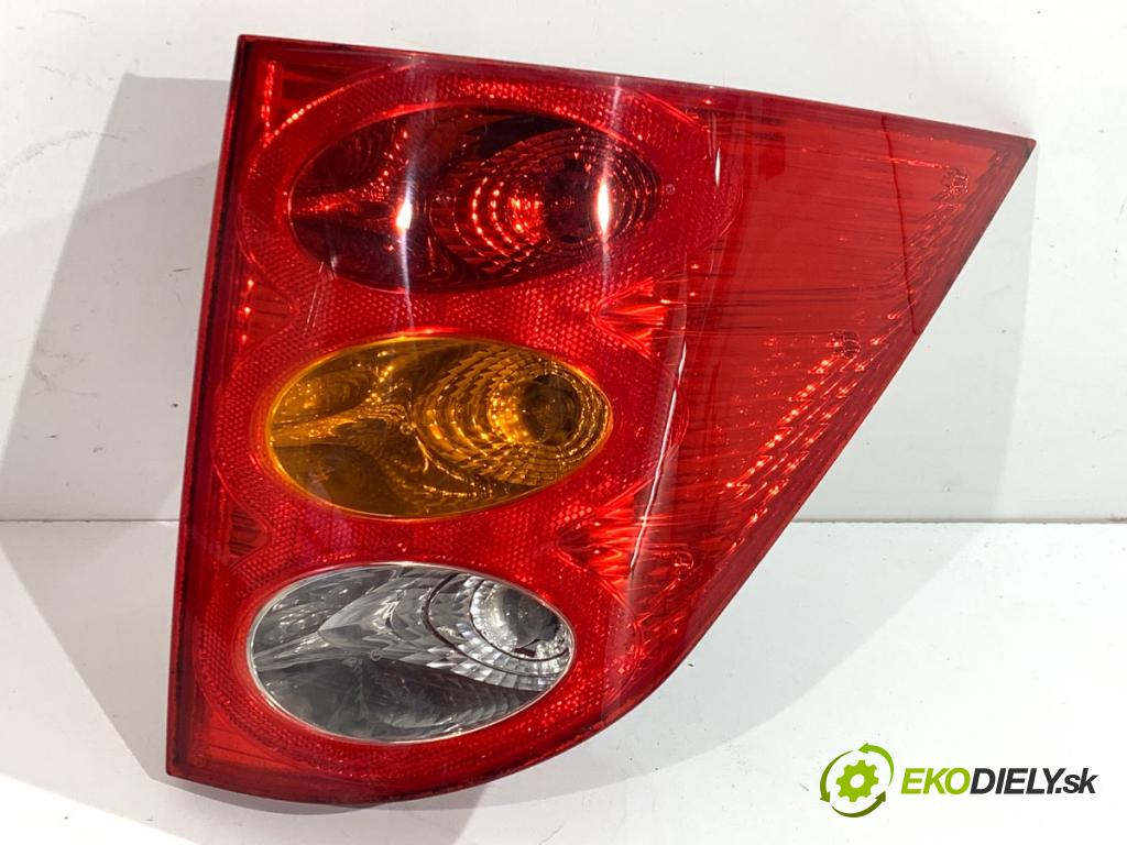 PEUGEOT 1007 liftback 2005 50 kW 1.4 HDi 1398 světlo pravý zadní část 