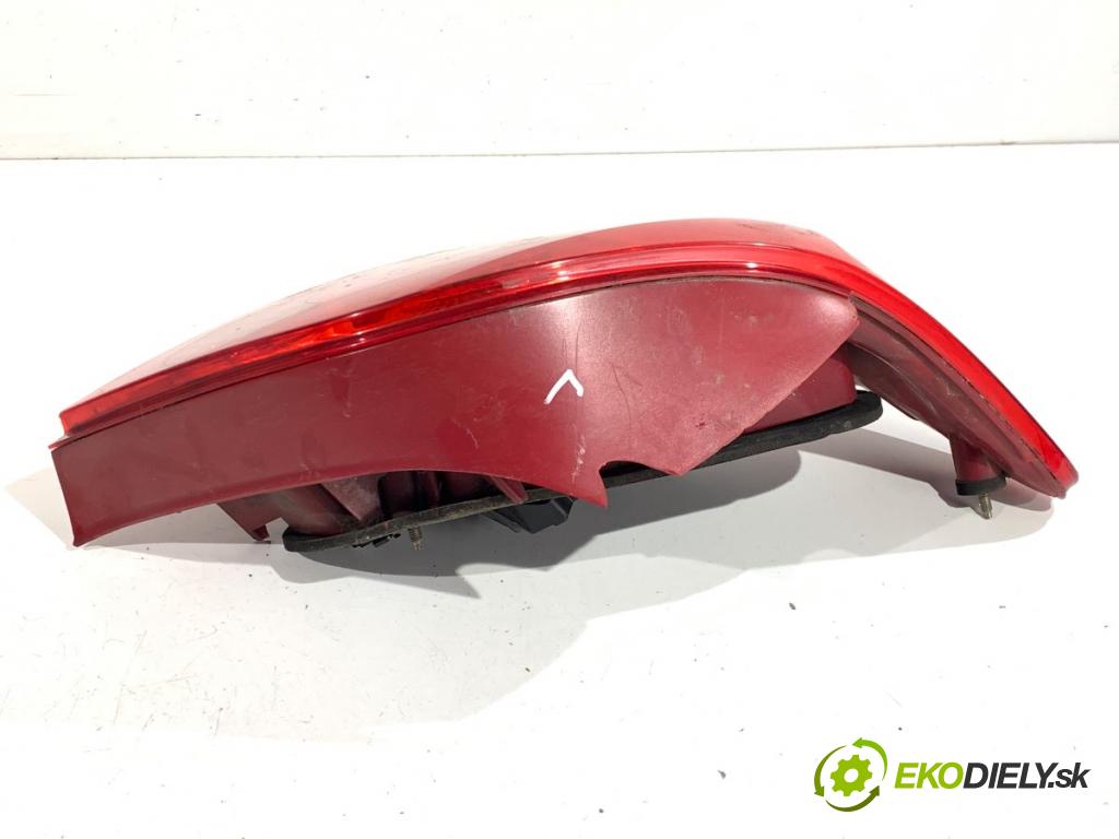 PEUGEOT 307 liftback 2006 66 kW 1.6 HDi 1560 světlo levý zadní část