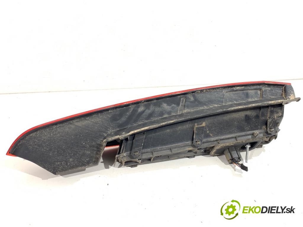 FORD FUSION Kombi 2004 50 kW 1.4 TDCi 1399 světlo pravý zadní část 2N11-13A602-B