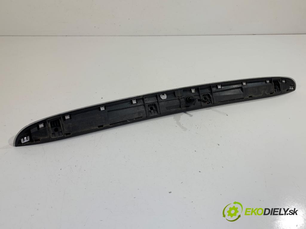 MINI R56 liftback 2011 72 kW One 1598 lišta dveří zadní část 7151140