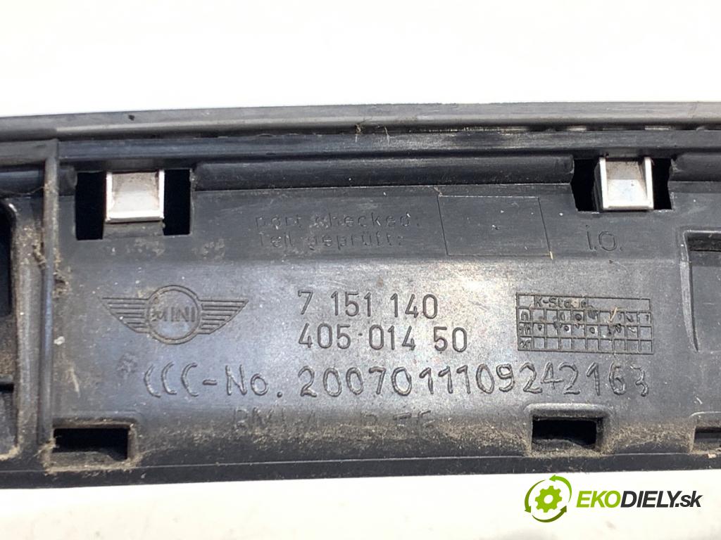 MINI R56 liftback 2011 72 kW One 1598 lišta dveří zadní část 7151140