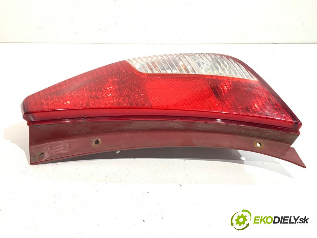 HYUNDAI i10 liftback 2008 48 kW 1.1 1086 světlo pravý zadní část
