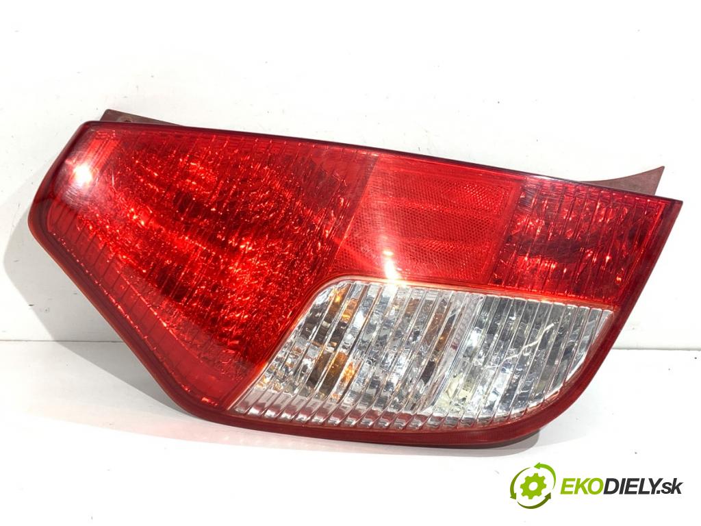 HYUNDAI i10 liftback 2008 48 kW 1.1 1086 světlo levý zadní část 