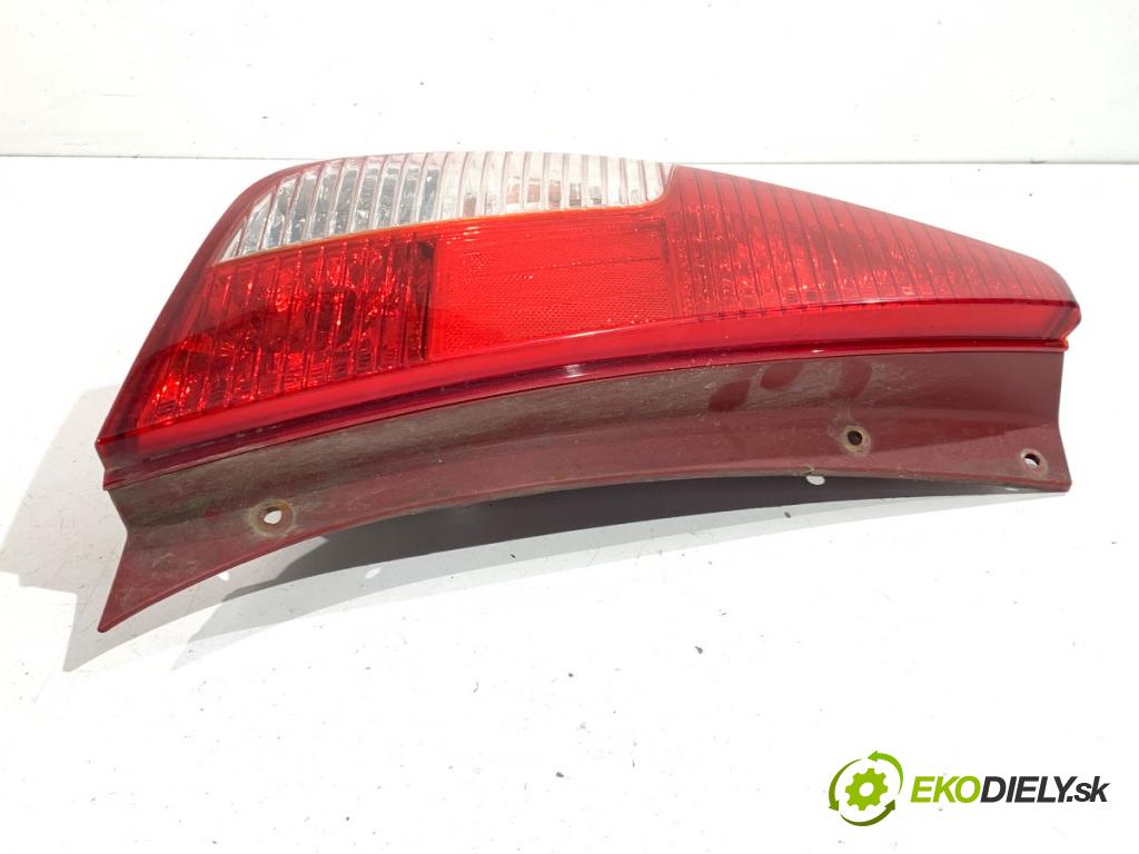 HYUNDAI i10 liftback 2008 48 kW 1.1 1086 světlo levý zadní část