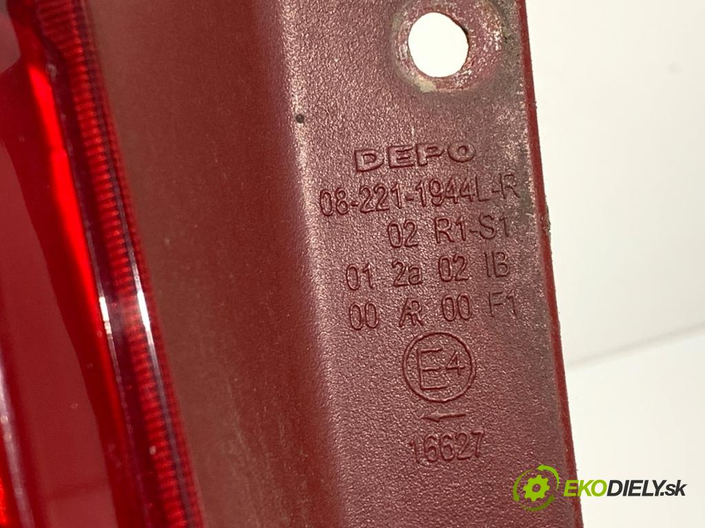 HYUNDAI i10 liftback 2008 48 kW 1.1 1086 světlo levý zadní část