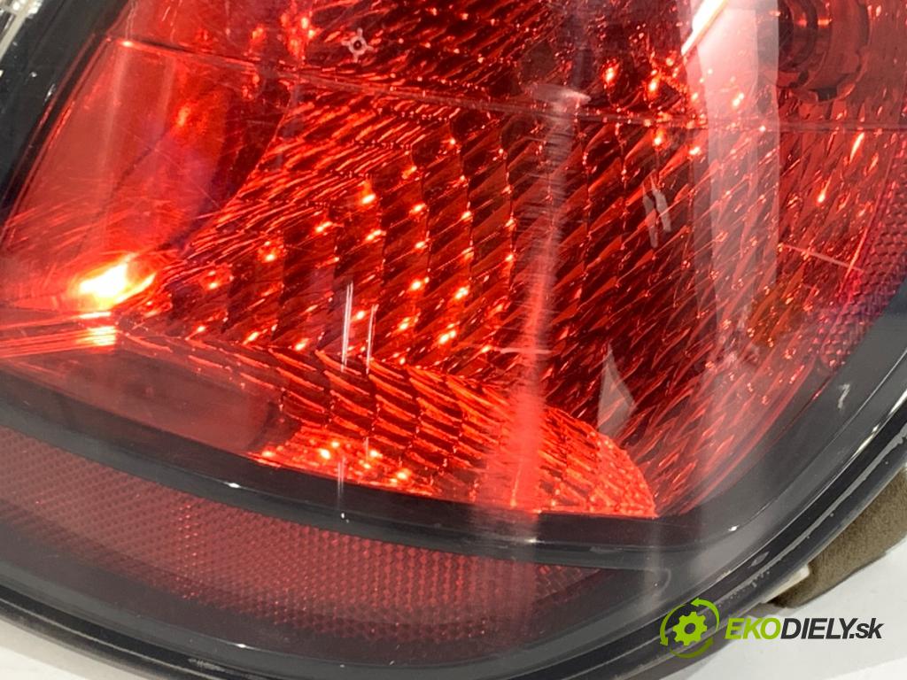 KIA RIO II liftback 2005 71 kW 1.4 16V 1399 světlo pravý zadní část 924021-1G2
