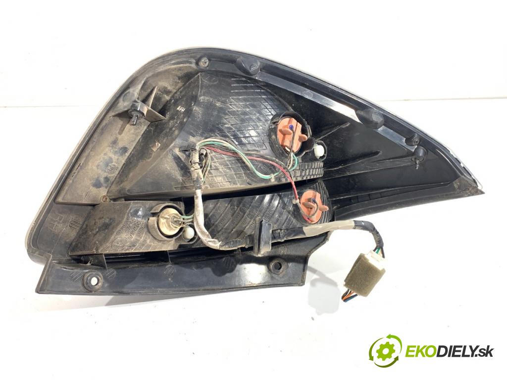 KIA RIO II liftback 2005 71 kW 1.4 16V 1399 světlo pravý zadní část 924021-1G2
