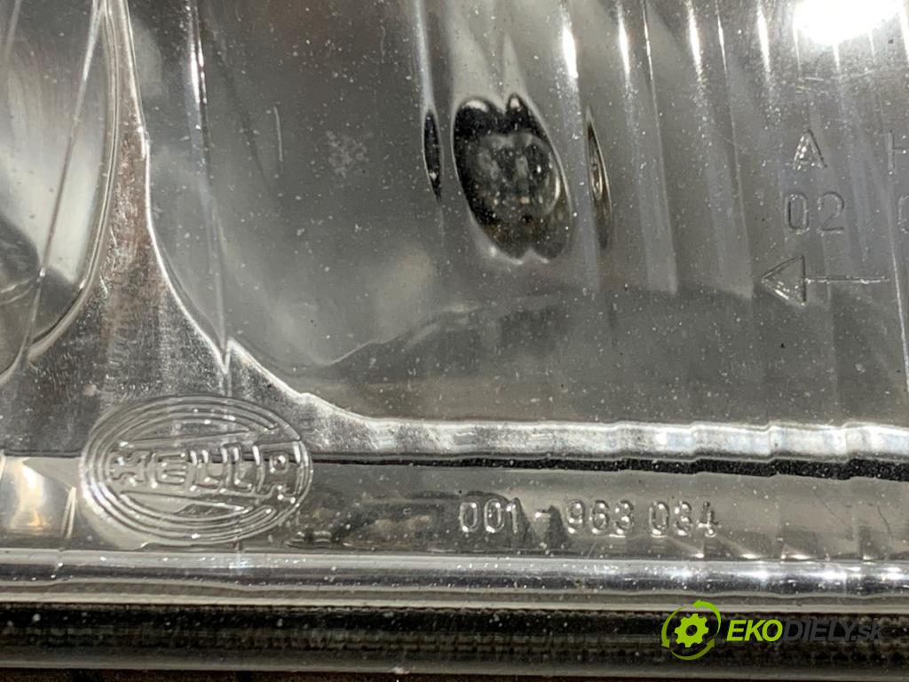AUDI A3 8L liftback 1997 74 kW 1.6 1598 Svetlomet pravy predný