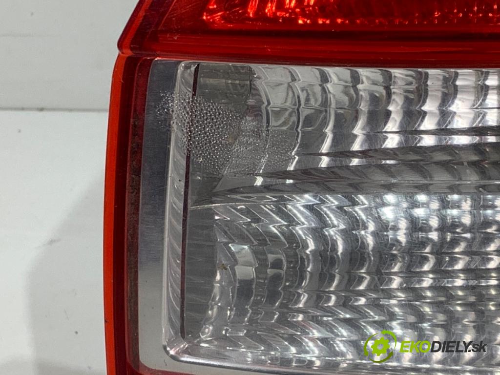 AUDI A4 B6 Kombi 2002 96 kW 2.0 1984 světlo pravý zadní část