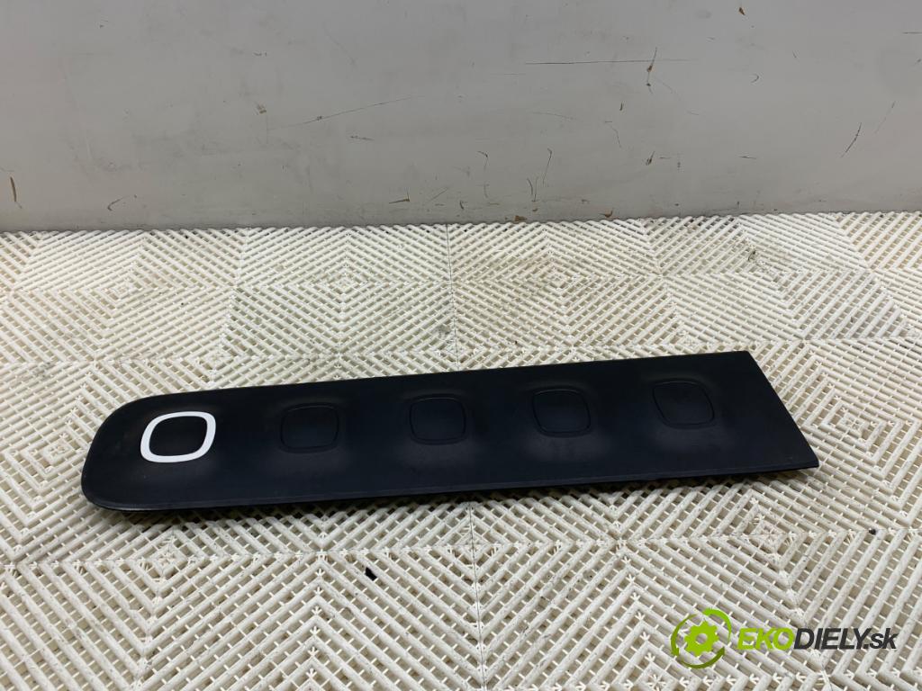 CITROEN C3 III liftback 2020 81 kW 1.2 PURETECH 110 1199 lišta dveře levý přední část 9813091377