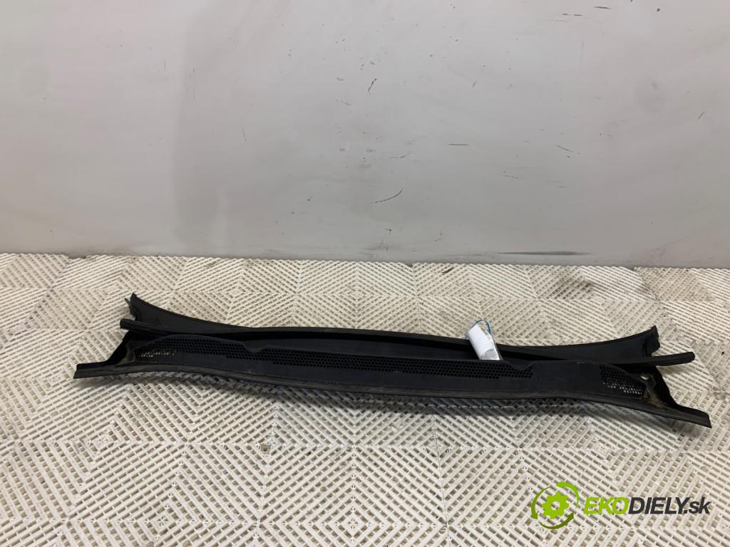 OPEL CORSA E liftback 2016 66 kW 1.4 (08, 68) 1398 torpédo plast pod čelní okno 13434158 (Plast pod čelním sklem)