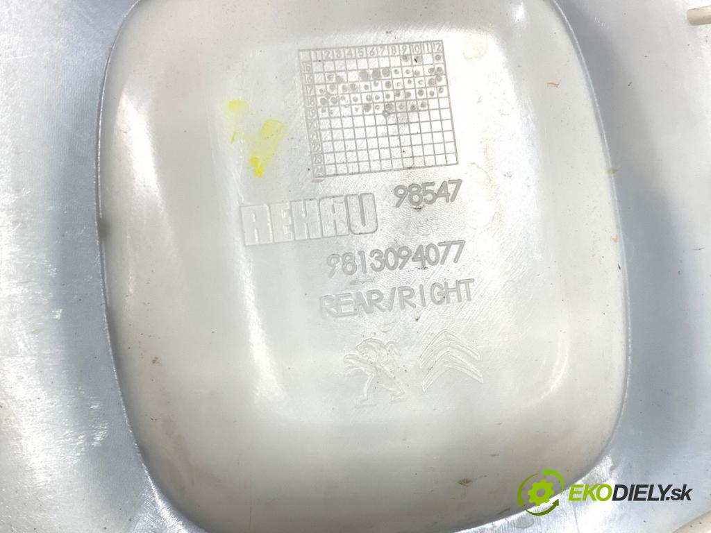 CITROEN C3 III liftback 2020 81 kW 1.2 PURETECH 110 1199 lišta dveře pravý zadní část 9813094077