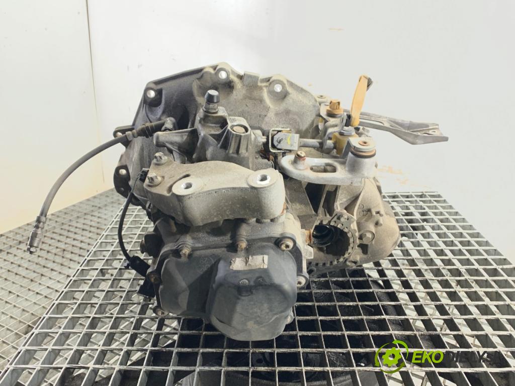 OPEL CORSA E liftback 2016 66 kW 1.4 (08, 68) 1398 převodovka 24580479 (Převodovka)