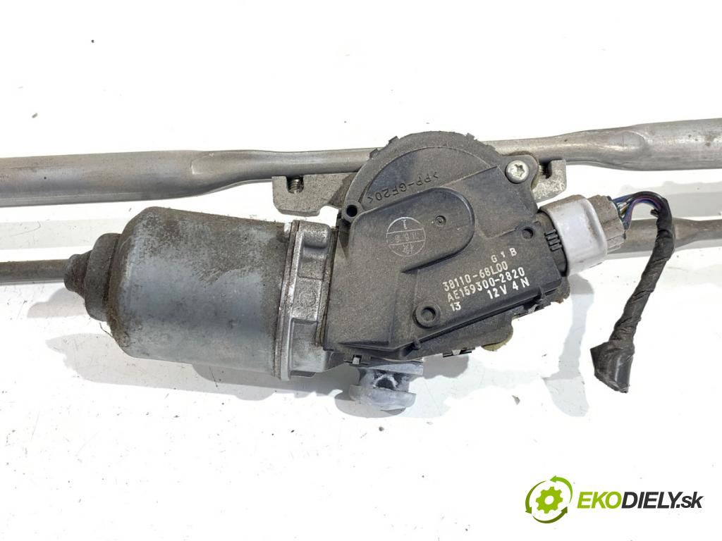 SUZUKI SWIFT IV liftback 2011 69 kW 1.2 (AZH 412) 1242 Mechanizmus stieračov predný 38110-68L00 (Motorček stieračov predný)