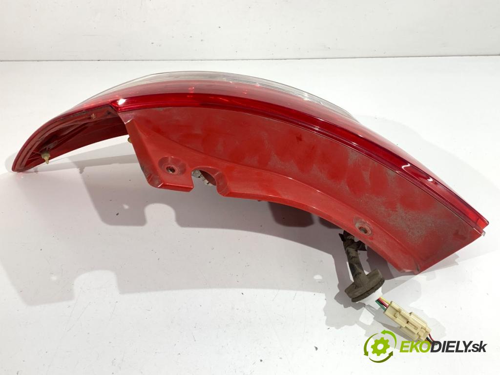 SUZUKI SWIFT IV liftback 2011 69 kW 1.2 (AZH 412) 1242 světlo pravý zadní část