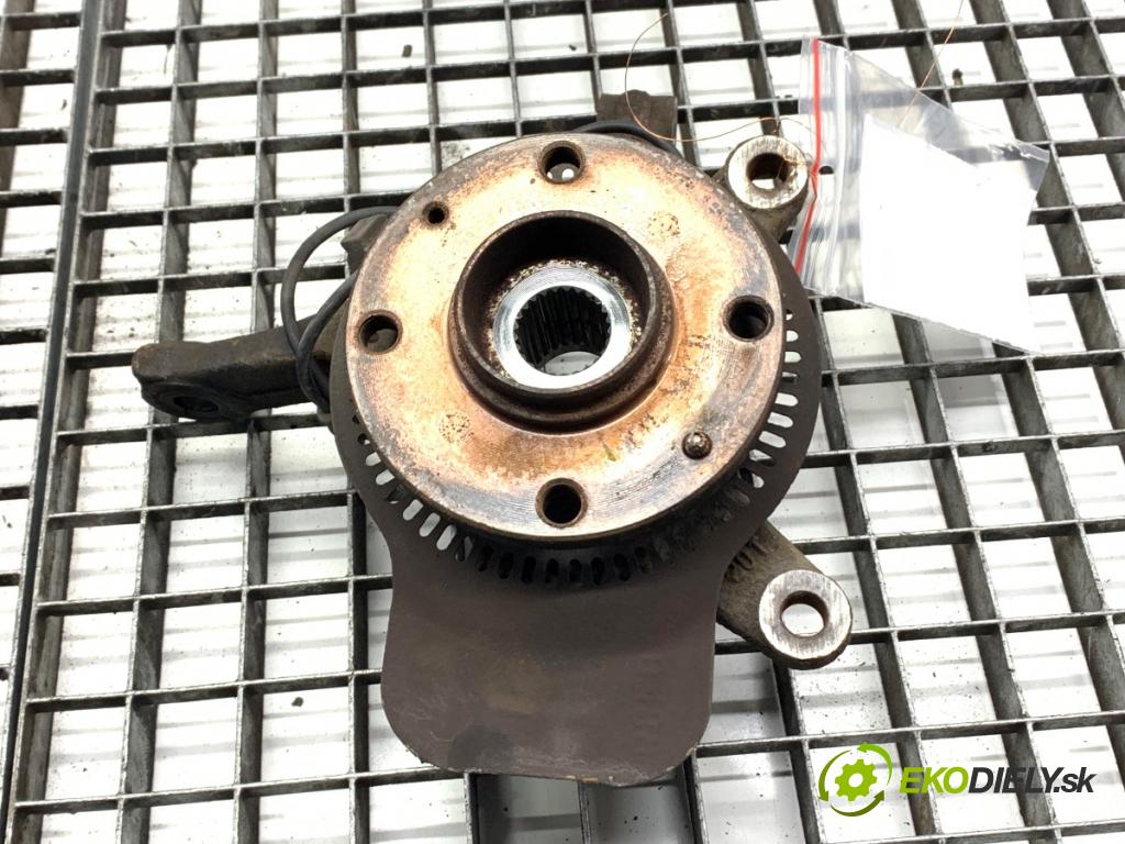 SUZUKI SWIFT IV liftback 2011 69 kW 1.2 (AZH 412) 1242 náboj pravý přední část 
