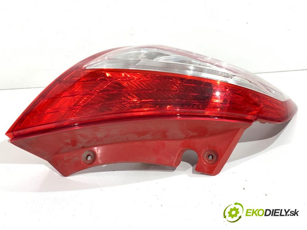 SUZUKI SWIFT IV liftback 2011 69 kW 1.2 (AZH 412) 1242 světlo levý zadní část 35604-68L00